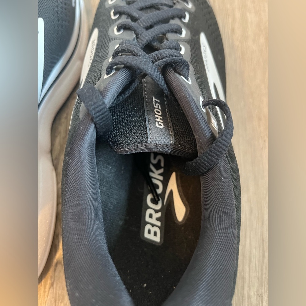 Brooks Ghost 15 Women’s Black and White Walking Running Shoes -size 8.5 - Picture 6 of 12